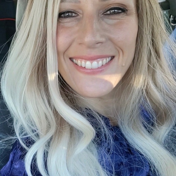 Meet your Posher, Anais - Picture 2 of 2